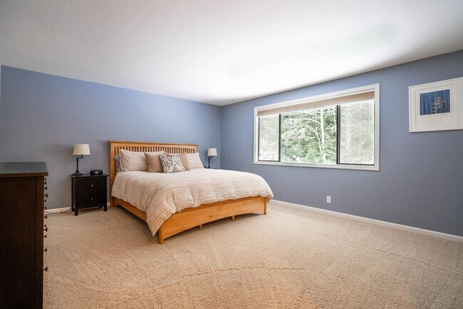 Building Photo - 3Bd/2.5Ba Sammamish House