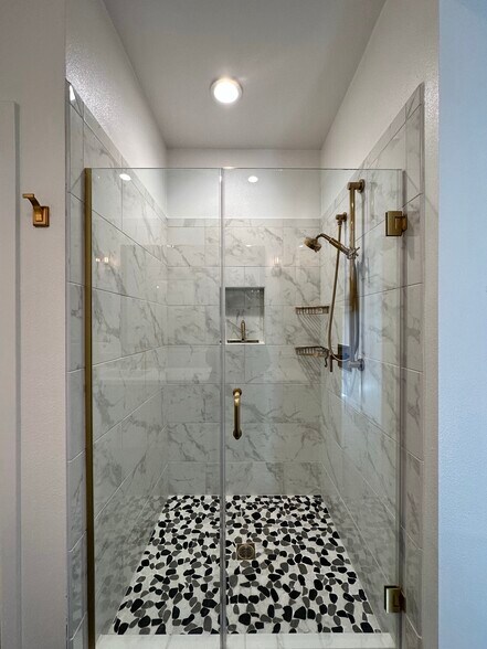Master Bathroom - 158 Uptown Cir
