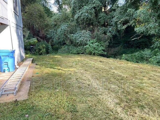 Building Photo - 45 High Meadow Rd