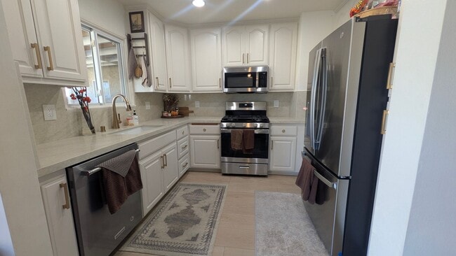 Building Photo - Newly remodeled home near Magnolia Center