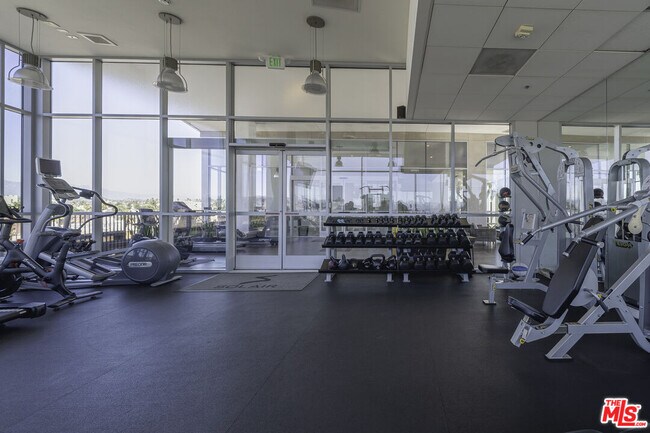 Building Photo - 3785 Wilshire Blvd