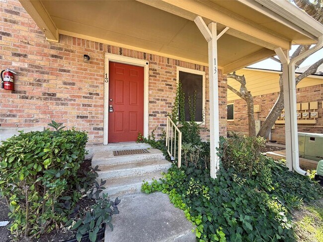 Building Photo - 11901 Swearingen Dr
