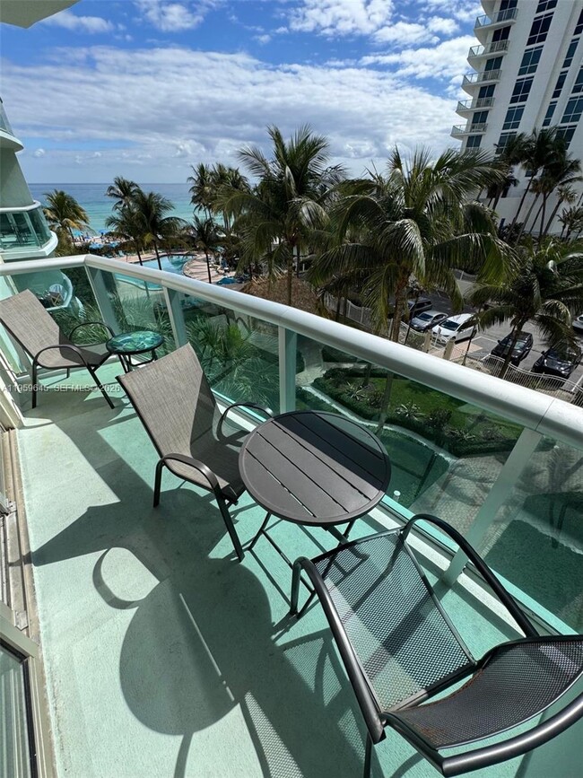 Building Photo - 3901 S Ocean Dr