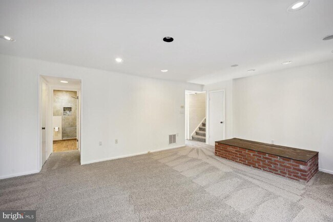 Building Photo - 10959 Deborah Dr