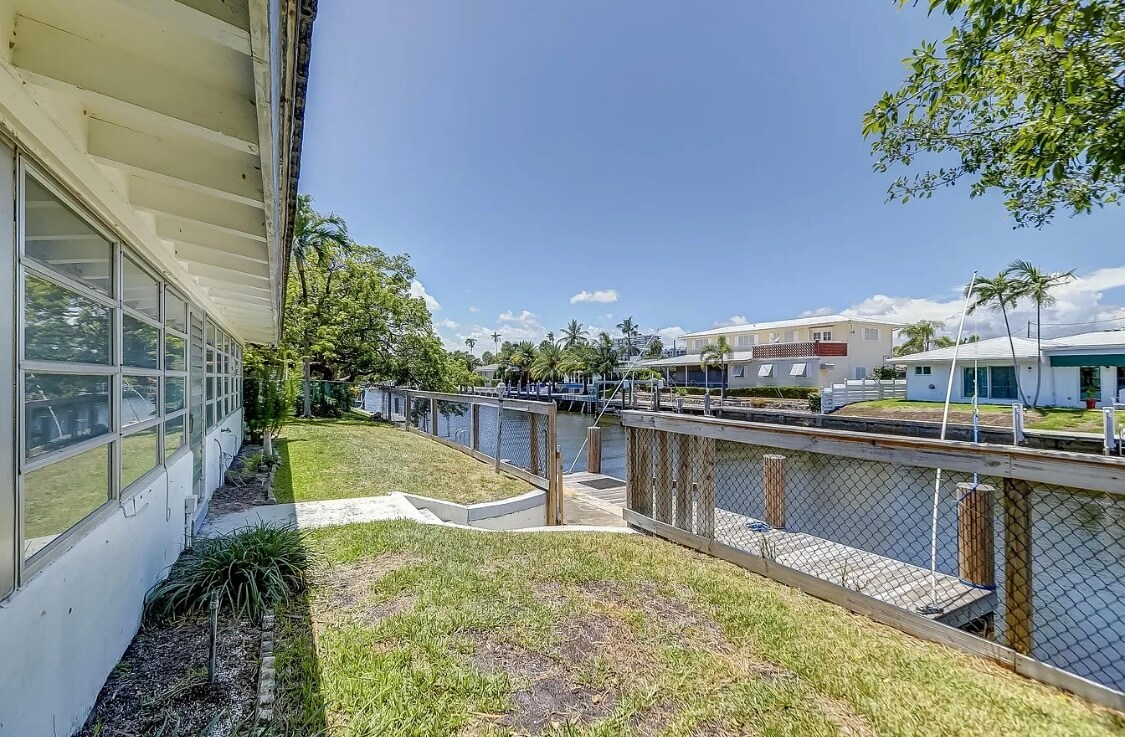 Building Photo - 2041 Coral Reef Dr