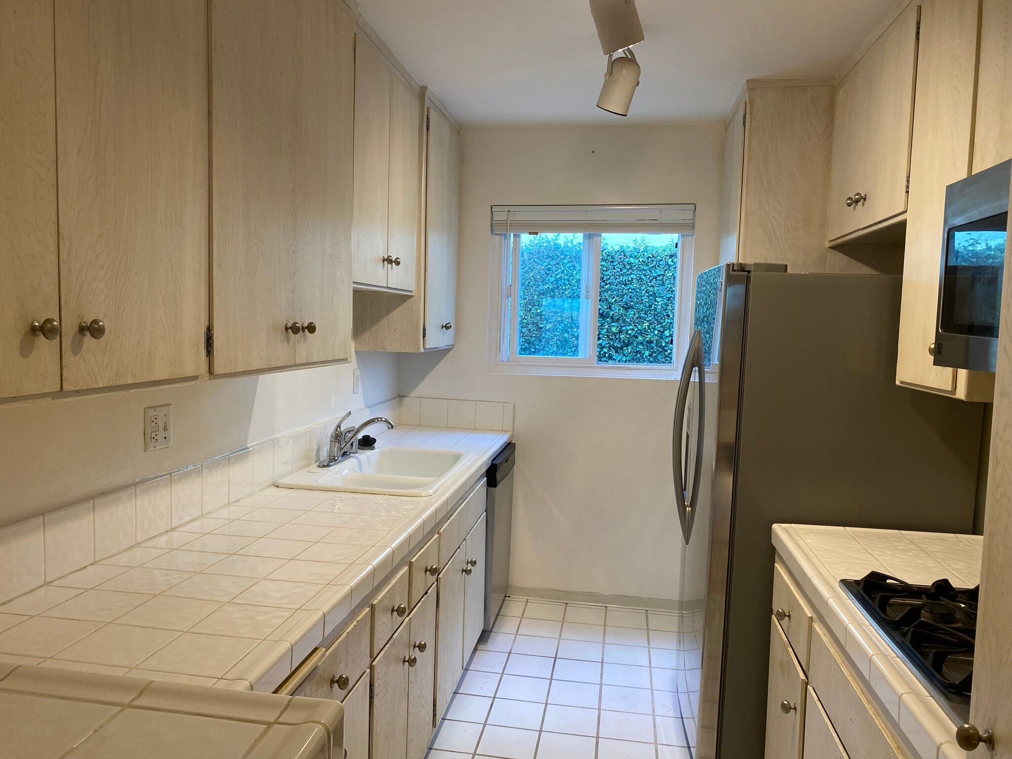Kitchen - 1538 Berkeley St