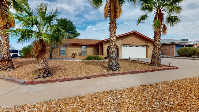 Building Photo - 453 El Camino Dr