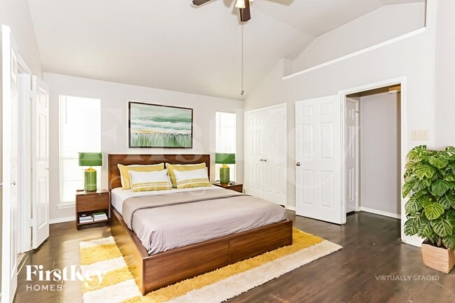 Building Photo - 5309 Tennis Villa Dr