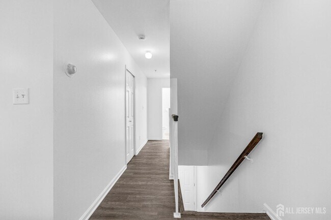 Building Photo - 21 Inverness Dr