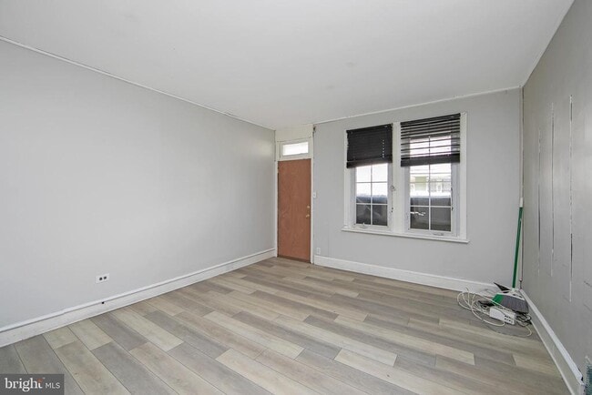 Building Photo - 1078 Morton St