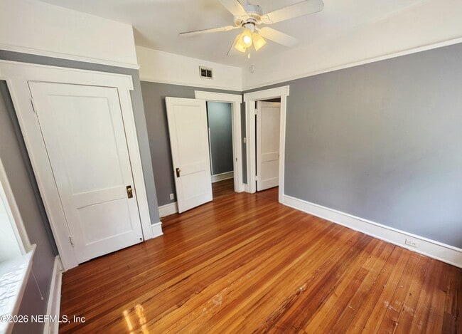 Building Photo - 146 W 6th St