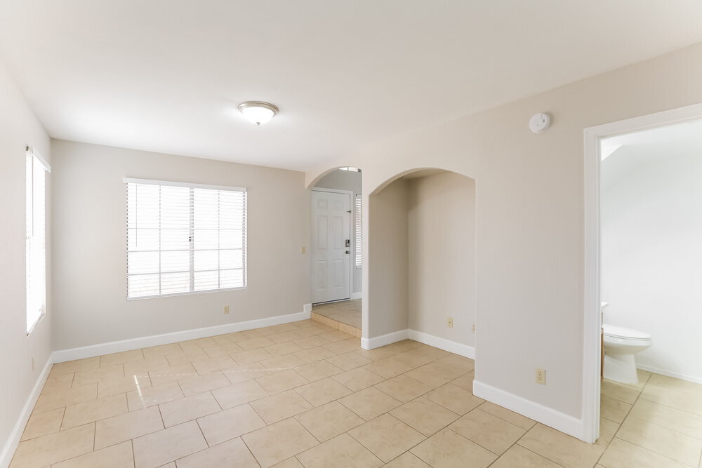 Building Photo - 1220 E Hearne Way
