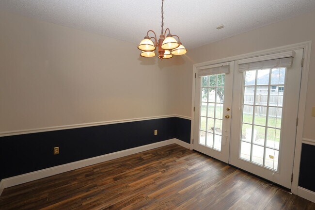 Building Photo - 326 Jennifer Cir