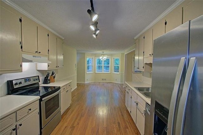 Building Photo - 1210 Rocky Rd