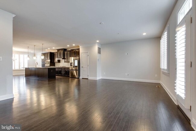 Building Photo - 8526 Pine Springs Dr