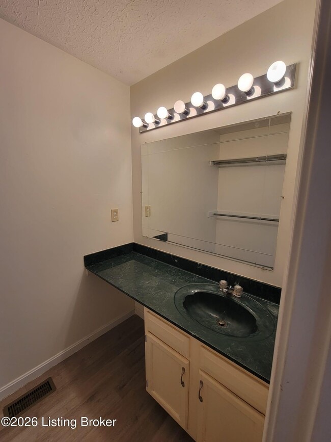 Building Photo - 6913 Beard Ct