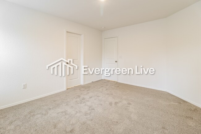 Building Photo - 167 Meadow Dr