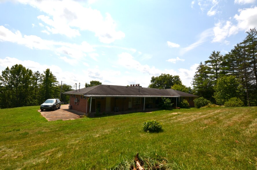 Building Photo - 52 Carol Ln