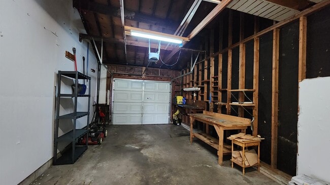 Building Photo - 2421 Adler Cir