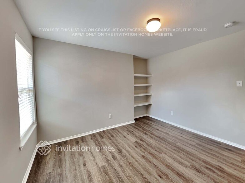 Building Photo - 602 Azalea Dr