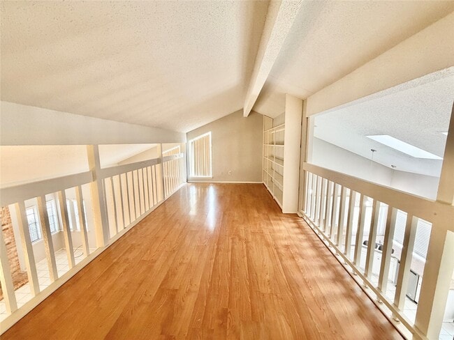 Building Photo - 3410 Woodstream Pl