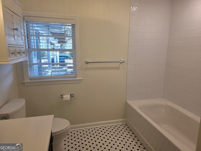 Building Photo - 807 Pound Rd