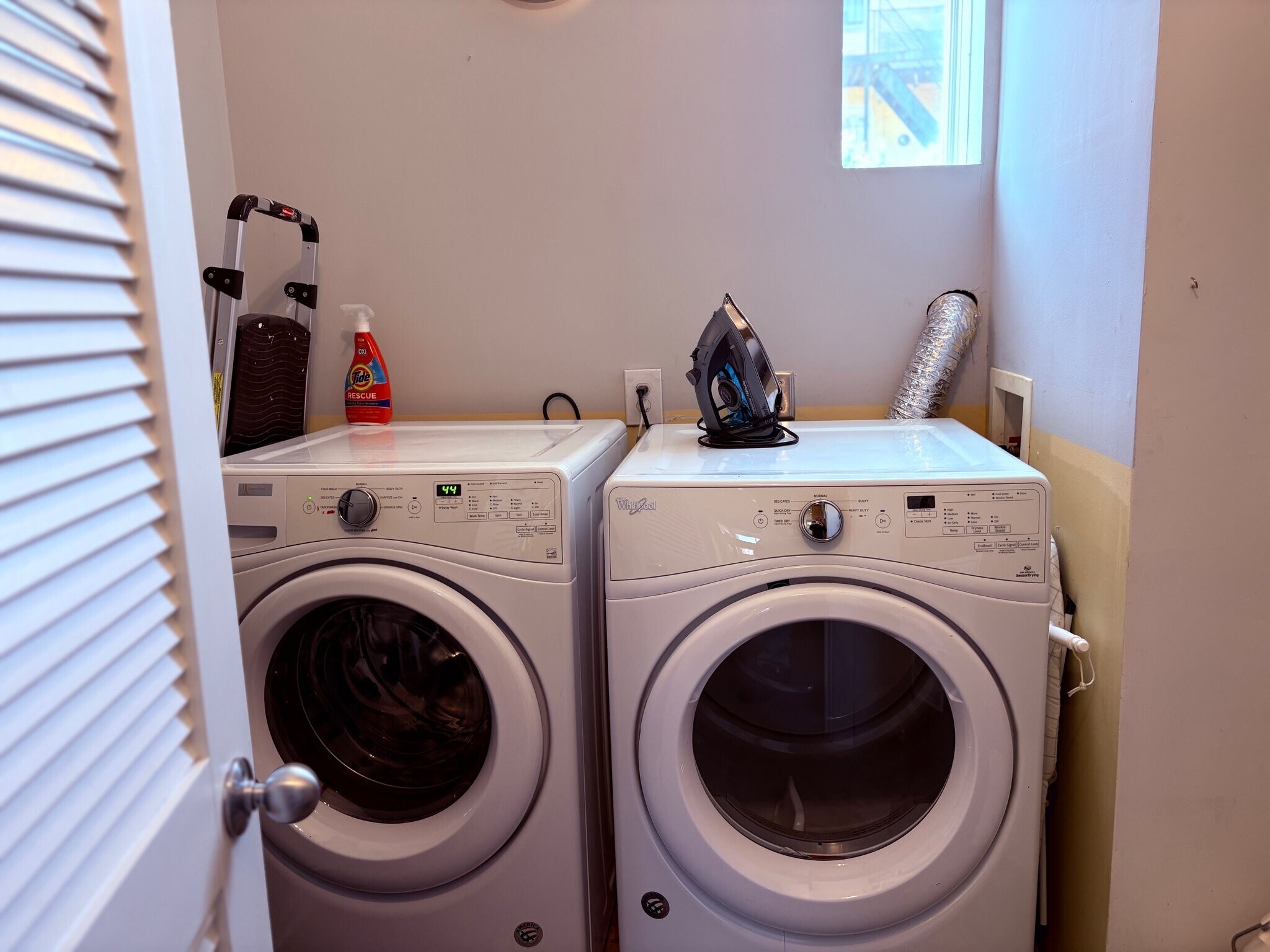 Building Photo - 1833 5th St NW