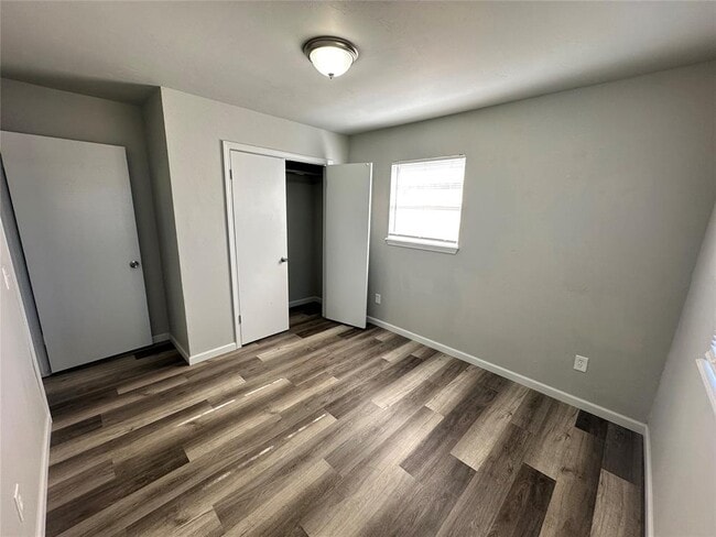 Building Photo - 941 Cooper Ln