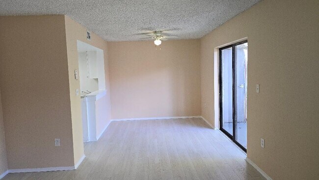Building Photo - 3242 Coral Lake Ln