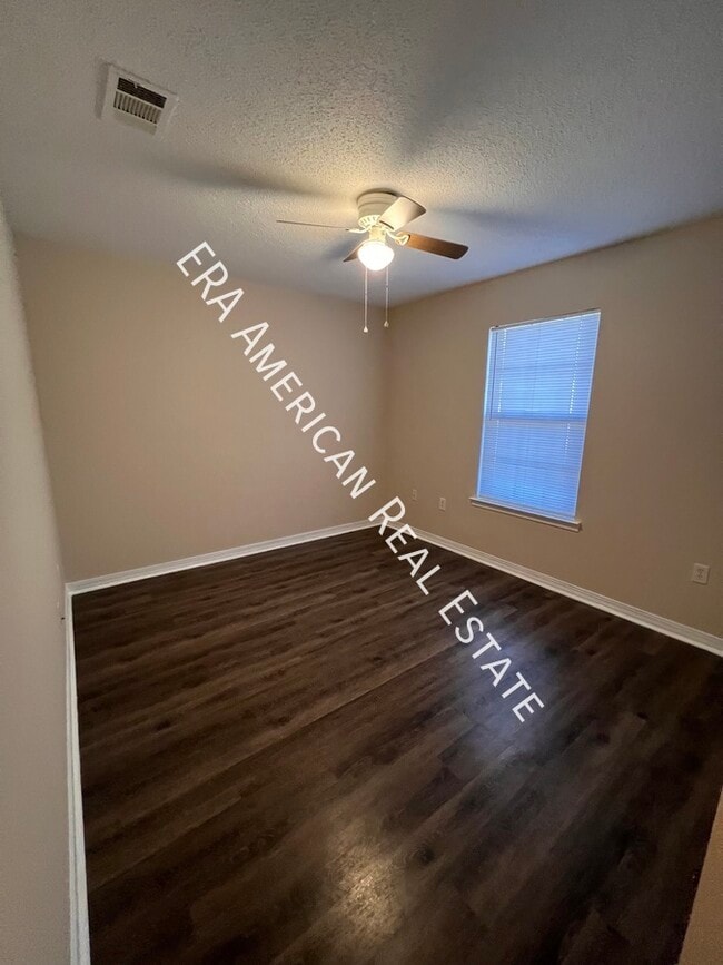 Building Photo - 122 Patton St