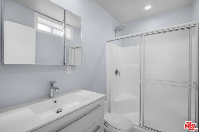 Building Photo - 1 Ironsides St