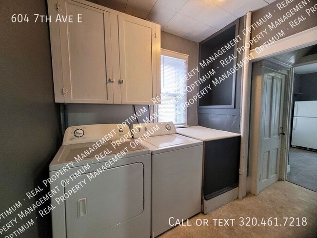 Building Photo - 604 7th Ave E