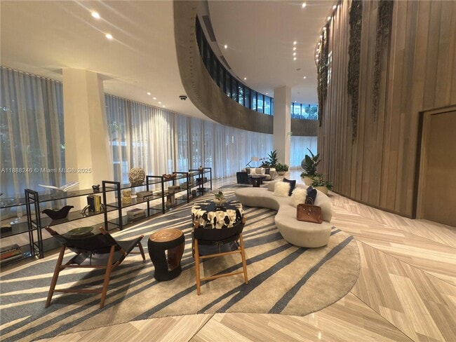 Building Photo - 2831 S Bayshore Dr
