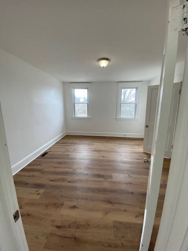 Building Photo - Gorgeous Parkville 3bd/3ba with 4th bd in Fin Bsmt. CAC! W/D! More! Available 5/15