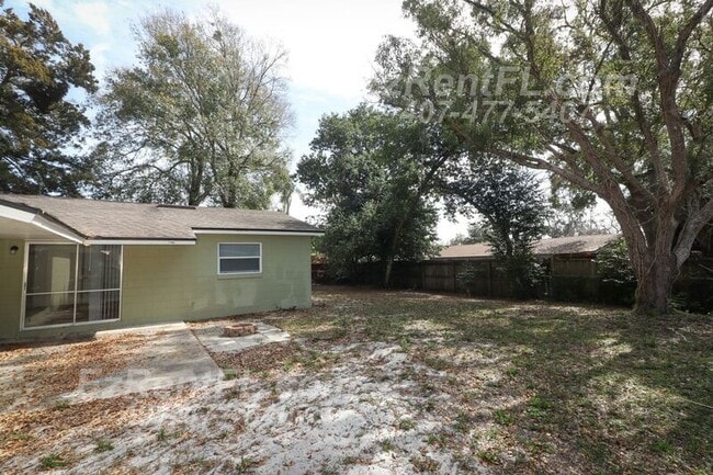 Building Photo - 858 Bishop Dr