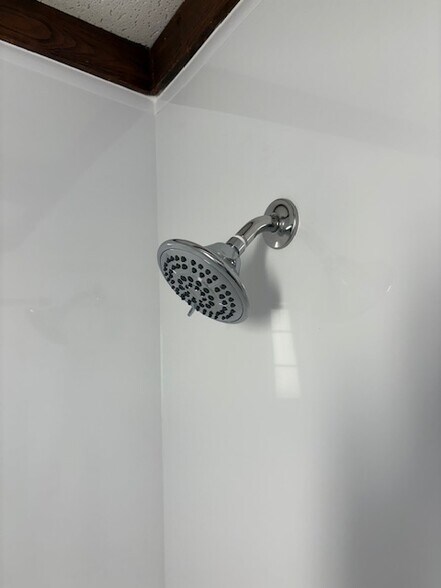 Building Photo - 5832 Phillips Ave