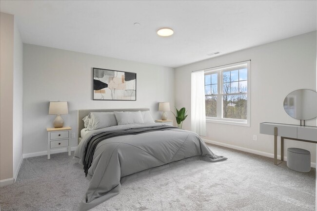 Building Photo - 32 Regency Cir