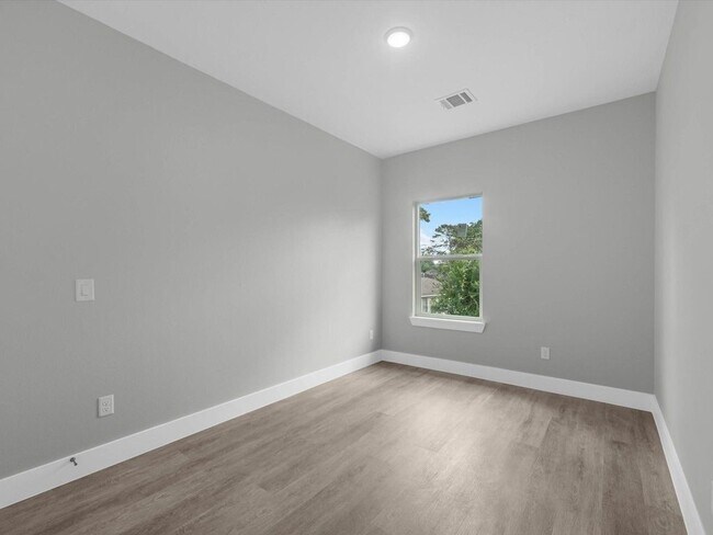 Building Photo - 1084 Junell St