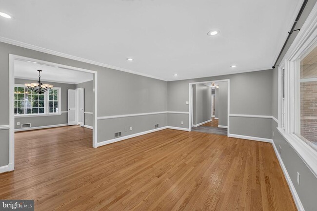 Building Photo - 6443 Walters Woods Dr