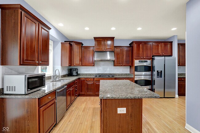 Building Photo - 13720 Akers Dr