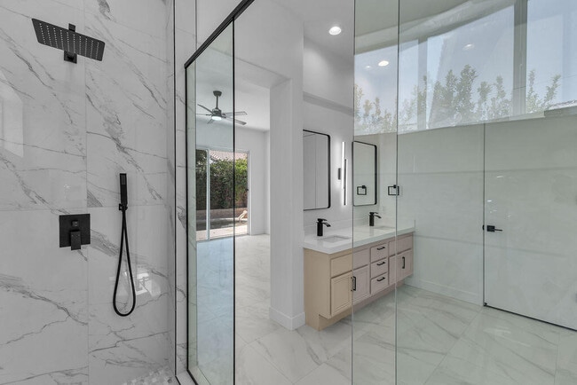 Building Photo - 74613 Waterlily Cir