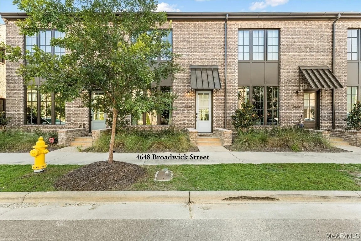 Building Photo - 4648 Broadwick St