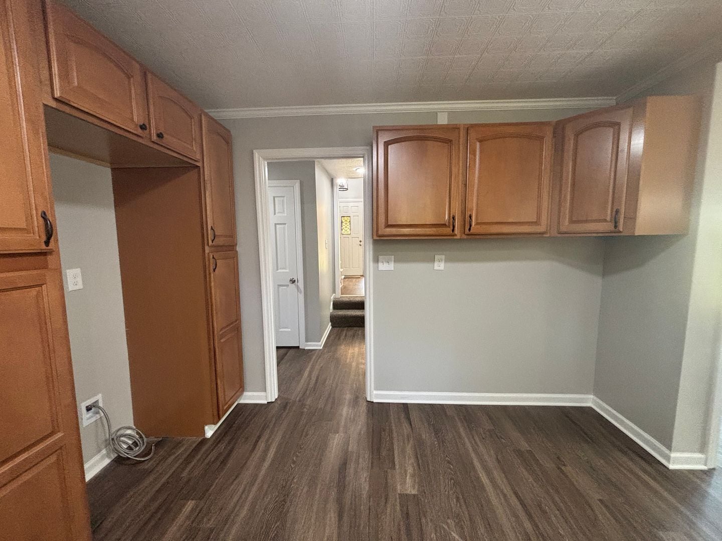 Building Photo - 8280 Chippingham Dr