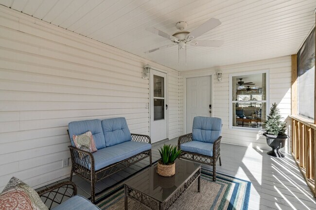 Building Photo - 17 Rock Crest Cir SE