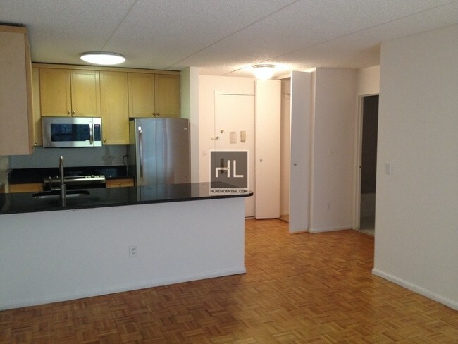 Building Photo - 303 Elizabeth St