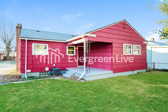 Building Photo - 3378 Roswell Dr