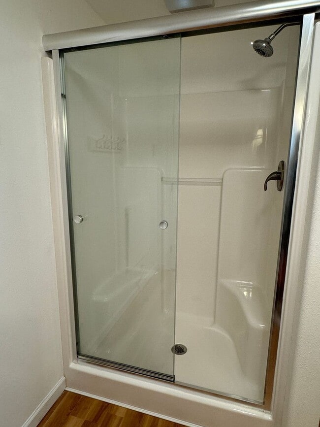 Building Photo - Single Family Home with 1 Bedroom 1.5 Bathroom