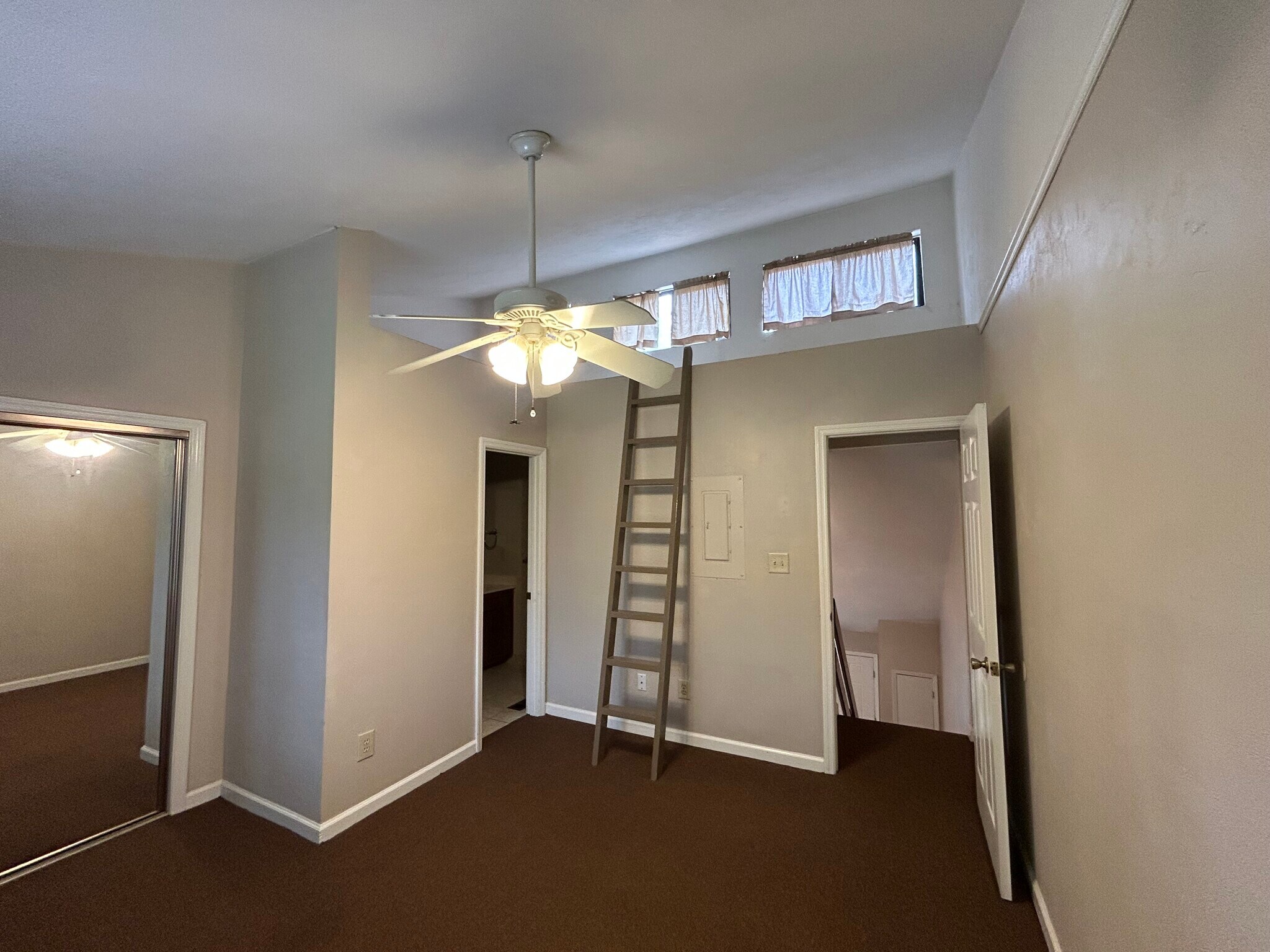 Building Photo - 1135 Ocala Rd