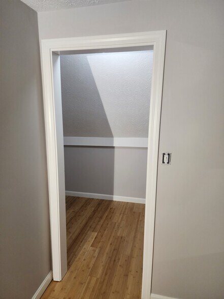 Building Photo - 14 Summer St