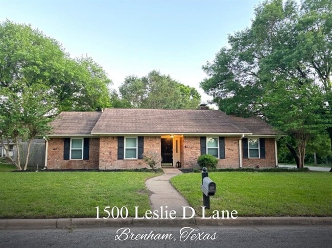 Primary Photo - 1500 Leslie D Ln